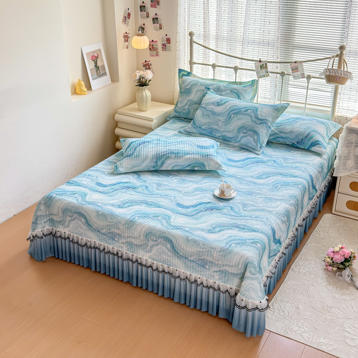 91家纺网 家纺一手货源 找家纺 鑫利来家纺 2026新款凉感丝小冰皮软凉席三件套蕾丝花边床裙款养生空调席子三件套单凉席 星河