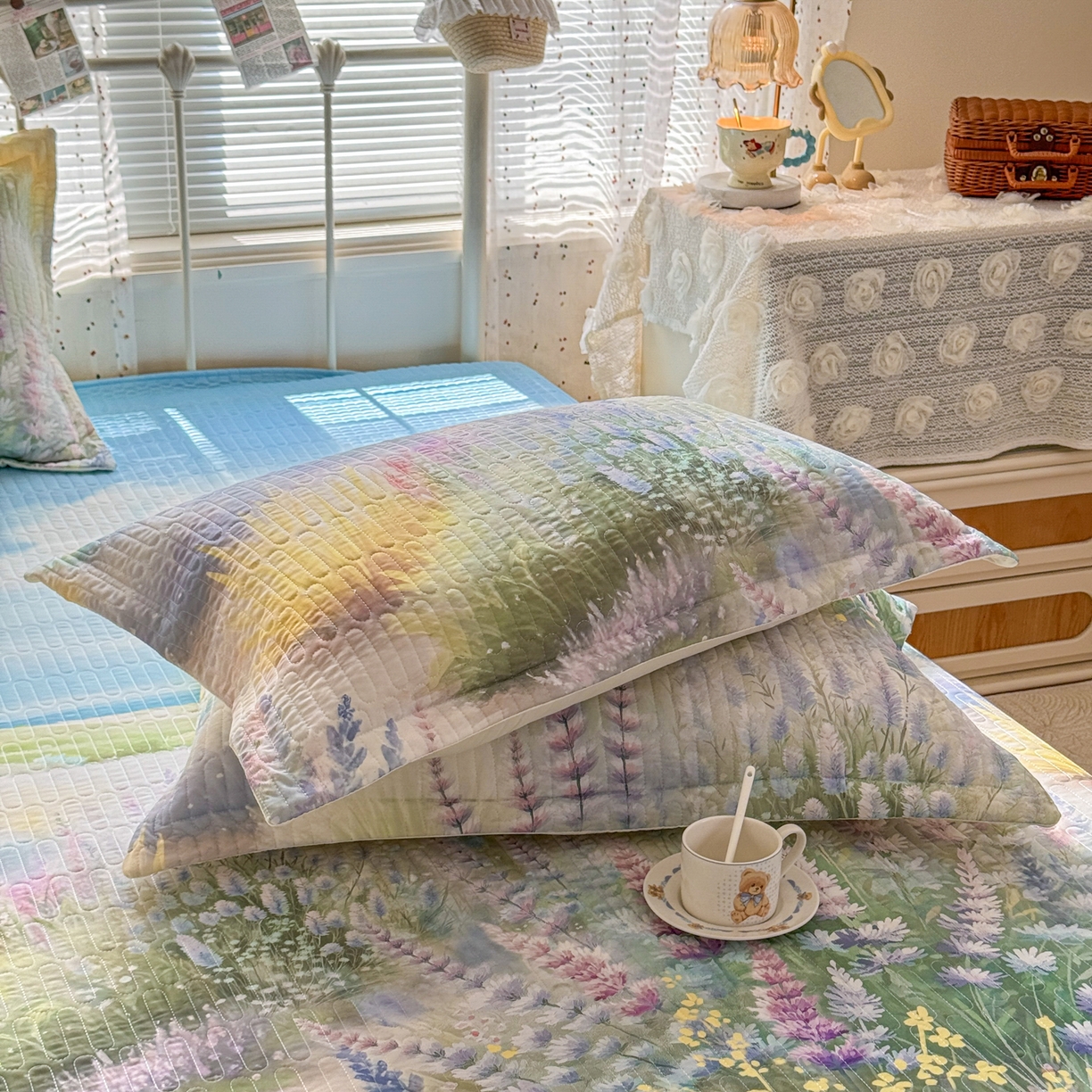 91家纺网 家纺一手货源 找家纺 鑫利来家纺 2026新款凉感丝小冰皮软凉席三件套蕾丝花边床裙款养生空调席子三件套单凉席 紫熏