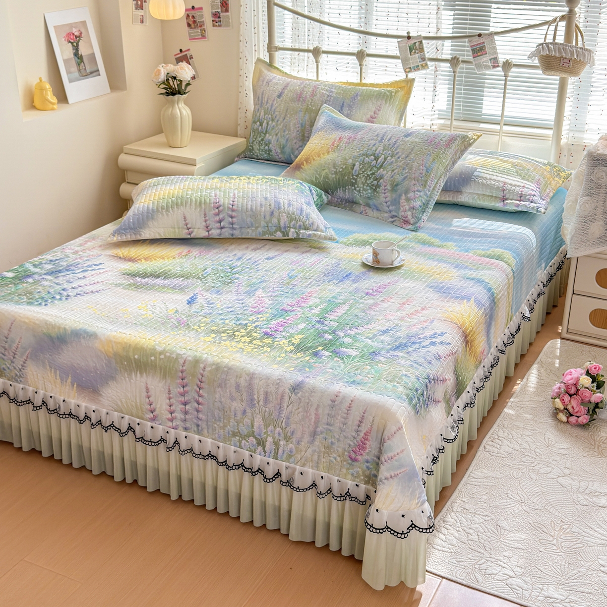 91家纺网 家纺一手货源 找家纺 鑫利来家纺 2026新款凉感丝小冰皮软凉席三件套蕾丝花边床裙款养生空调席子三件套单凉席 紫熏