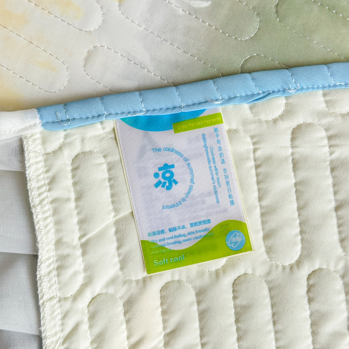 91家纺网 家纺一手货源 找家纺 鑫利来家纺 2026新款凉感丝小冰皮软凉席三件套蕾丝花边床裙款养生空调席子三件套单凉席 紫熏