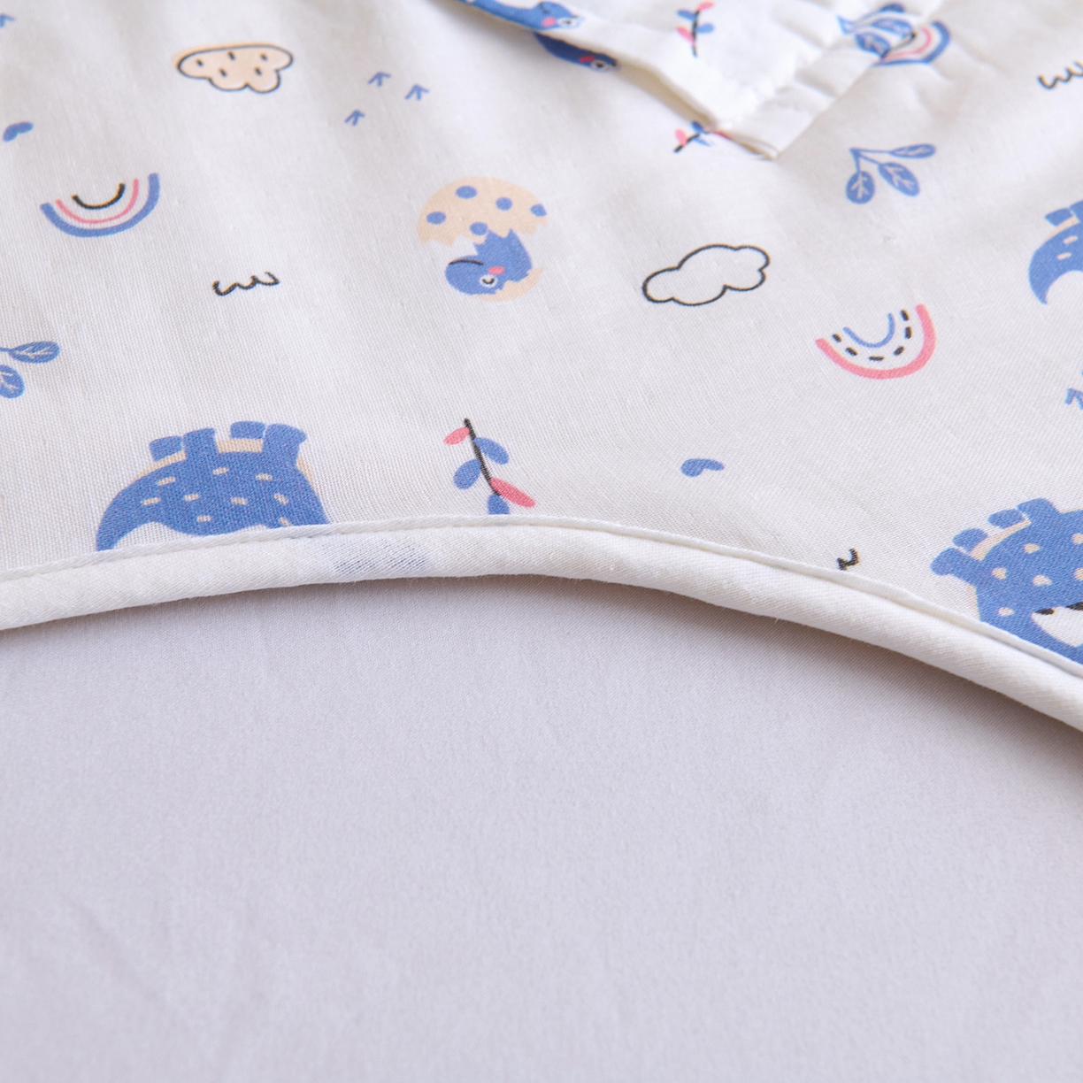 91家纺网 家纺一手货源 找家纺 拾小柒 2026新款全棉双层纱多功能防踢被 恐龙乐园