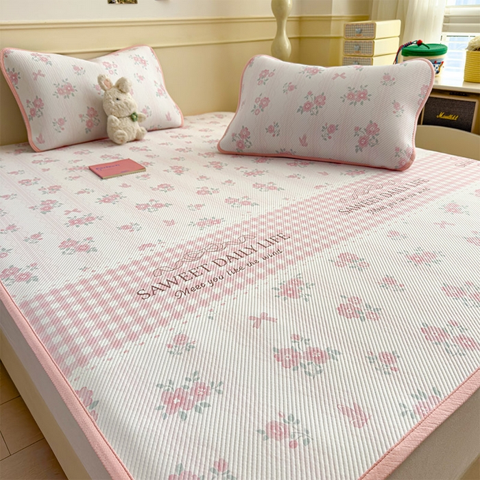 91家纺网 家纺一手货源 找家纺 几禾 2026新款卡通印花凉感凉豆豆凉席系列 粉色花海--床席款