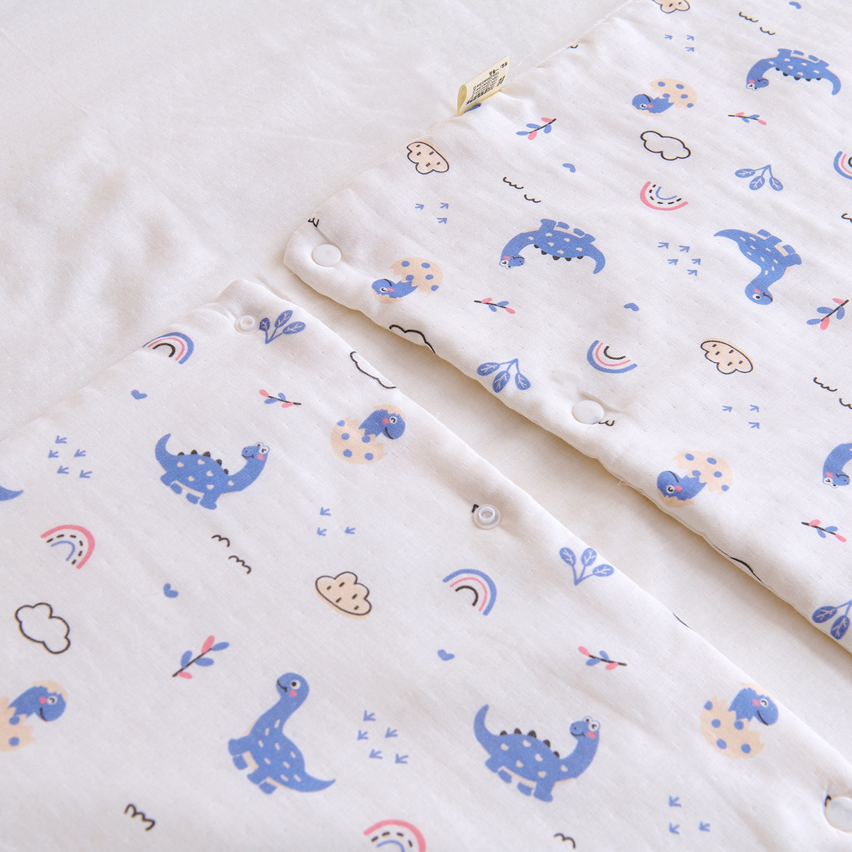 91家纺网 家纺一手货源 找家纺 拾小柒 2026新款全棉双层纱多功能防踢被 恐龙乐园