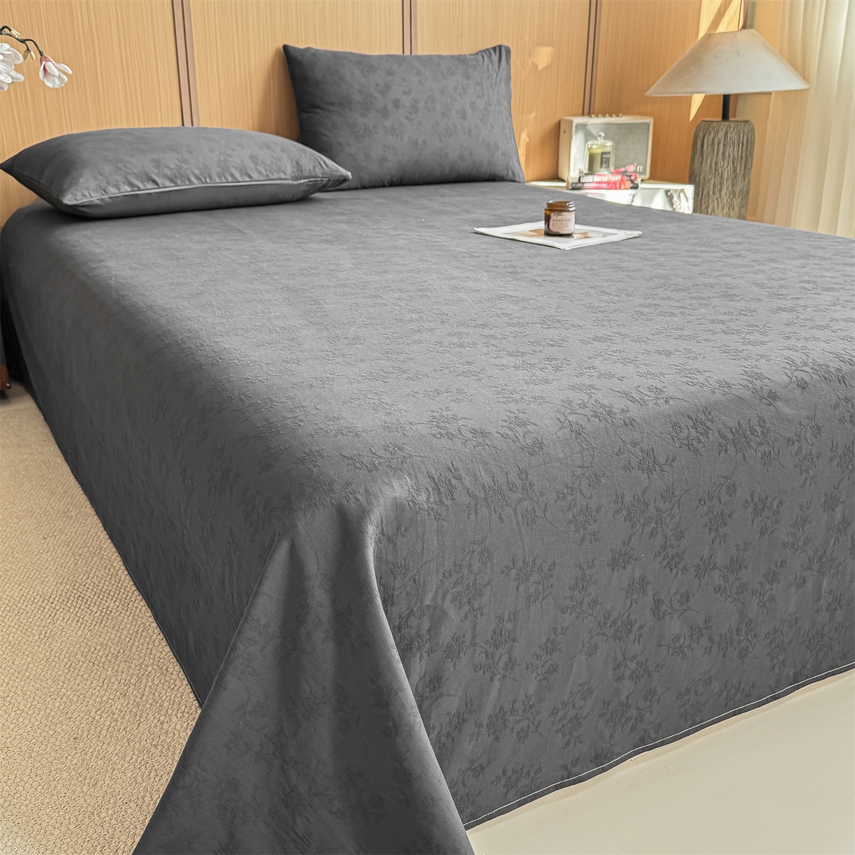 91家纺网 家纺一手货源 找家纺 灰鲸 2026新款全棉简约三层纱色织提花单品床单 花影-素墨