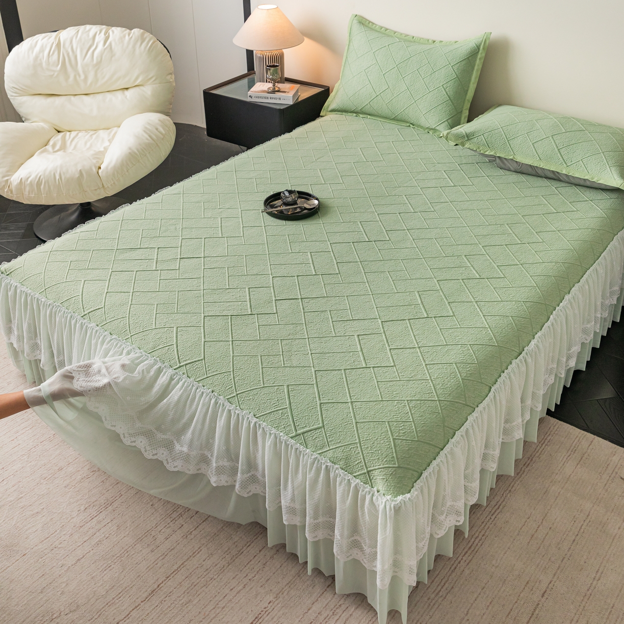 91家纺网 家纺一手货源 找家纺 栩裕纺织 2026新款清纱菱纹床裙款豆豆席凉席 薄荷绿