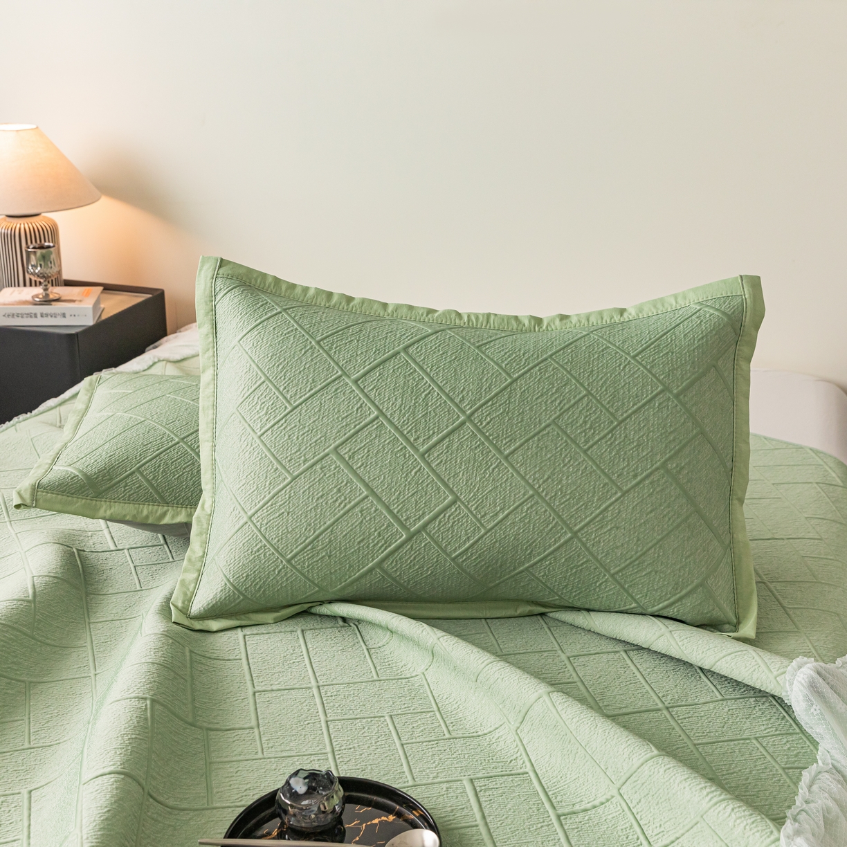 91家纺网 家纺一手货源 找家纺 栩裕纺织 2026新款清纱菱纹床裙款豆豆席凉席 薄荷绿