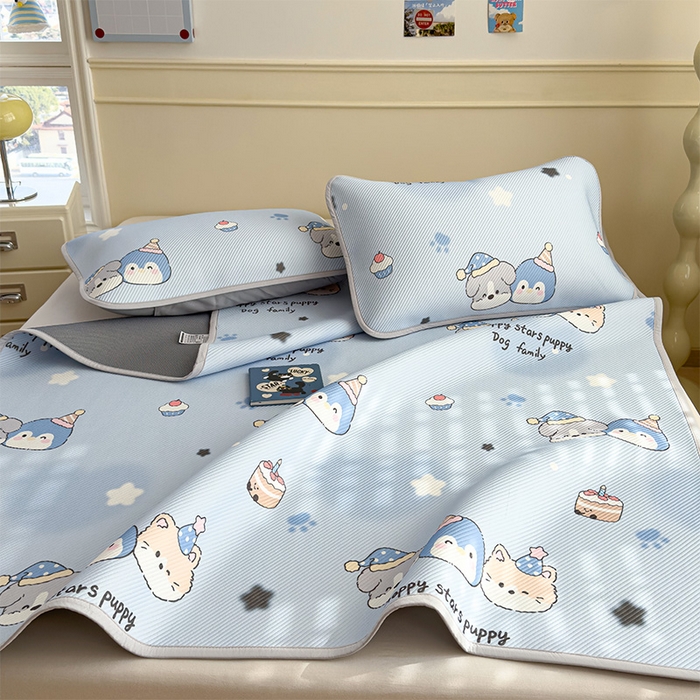 91家纺网 家纺一手货源 找家纺 几禾 2026新款卡通印花凉感凉豆豆凉席系列 开心一家--床席款