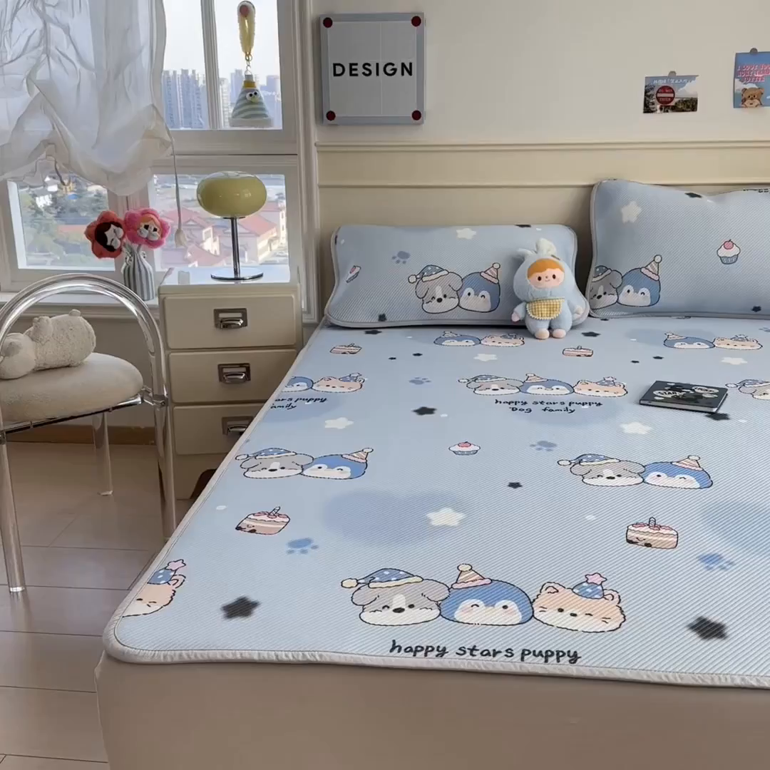 91家纺网 家纺一手货源 找家纺 几禾 2026新款卡通印花凉感凉豆豆凉席系列 开心一家--床席款