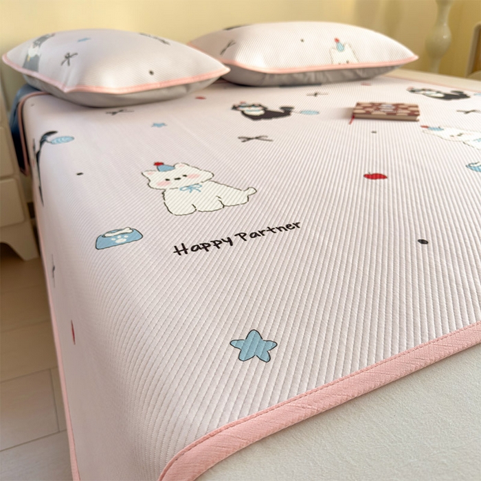 91家纺网 家纺一手货源 找家纺 几禾 2026新款卡通印花凉感凉豆豆凉席系列 快乐伙伴--床席款