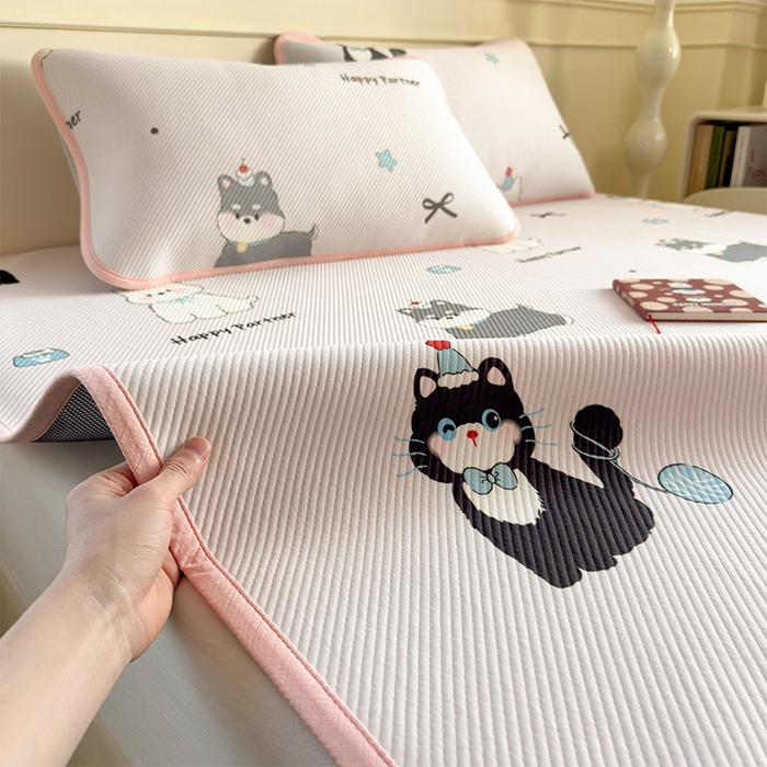 91家纺网 家纺一手货源 找家纺 几禾 2026新款卡通印花凉感凉豆豆凉席系列 快乐伙伴--床席款