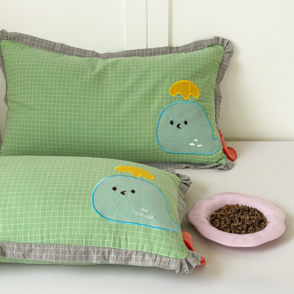 91家纺网 家纺一手货源 找家纺 梦叶草 2026新款全棉小鲸鱼荞麦枕枕头枕芯 小鲸鱼荞麦枕-绿色