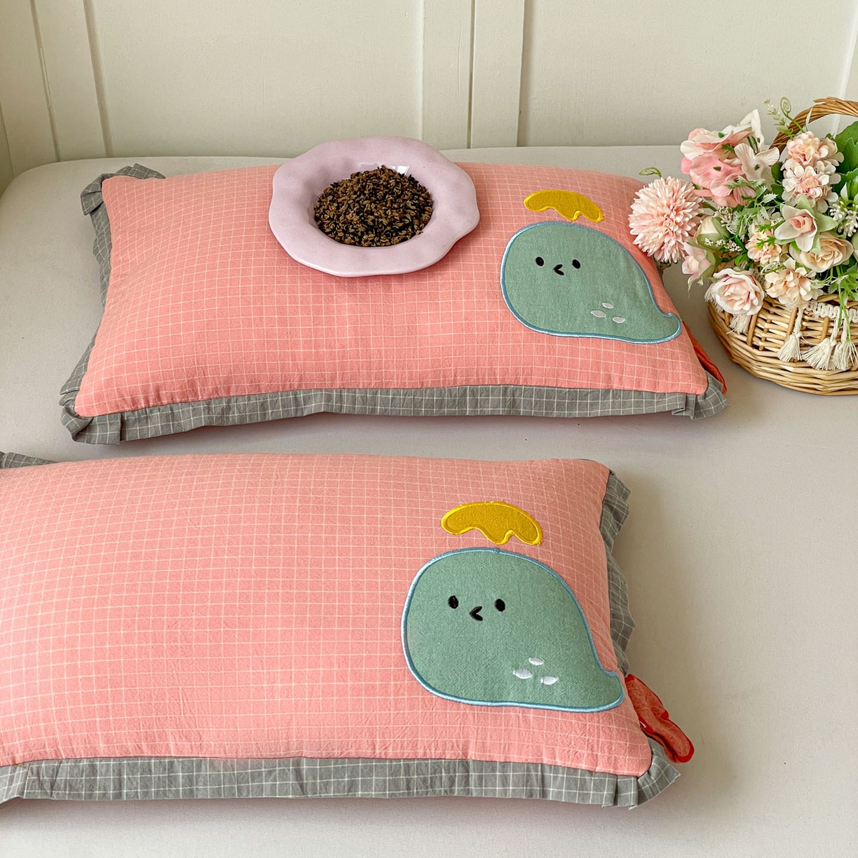91家纺网 家纺一手货源 找家纺 梦叶草 2026新款全棉小鲸鱼荞麦枕枕头枕芯 小鲸鱼荞麦枕-粉色