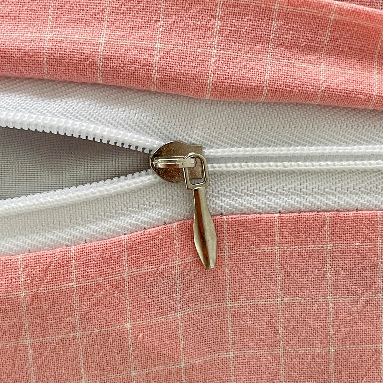 91家纺网 家纺一手货源 找家纺 梦叶草 2026新款全棉小鲸鱼荞麦枕枕头枕芯 小鲸鱼荞麦枕-粉色