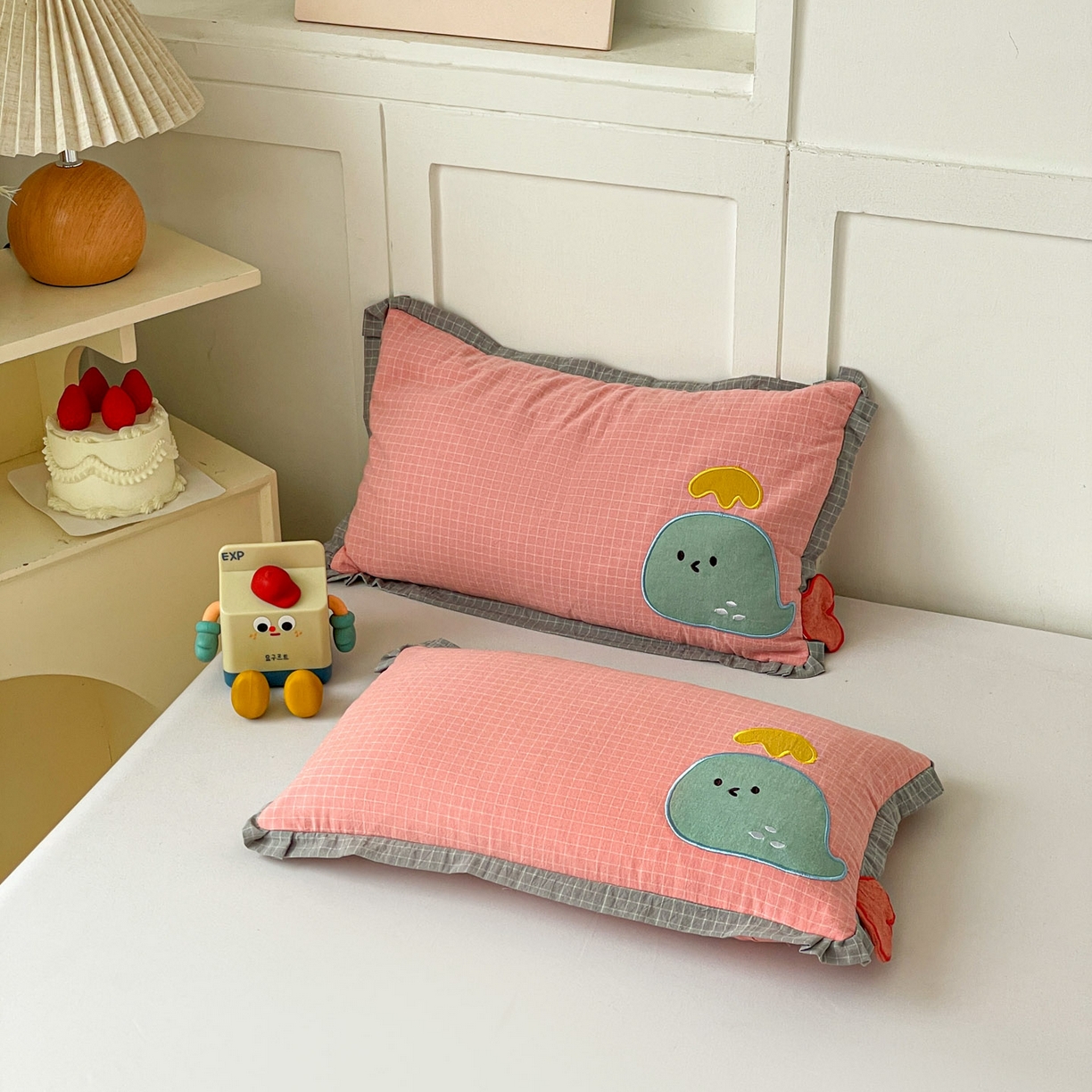 91家纺网 家纺一手货源 找家纺 梦叶草 2026新款全棉小鲸鱼荞麦枕枕头枕芯 小鲸鱼荞麦枕-粉色