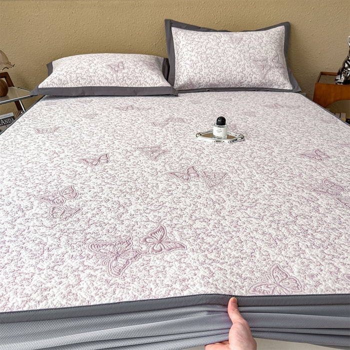 91家纺网 家纺一手货源 找家纺 几禾 2026新款凉感抗菌提花豆豆凉席蝶舞花语 床笠-蝶舞花语-雾雅紫