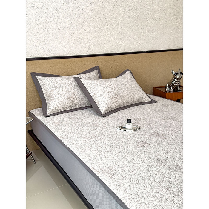 91家纺网 家纺一手货源 找家纺 几禾 2026新款凉感抗菌提花豆豆凉席蝶舞花语 床笠-蝶舞花语-星空咖