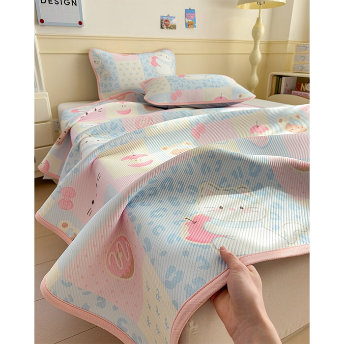 91家纺网 家纺一手货源 找家纺 几禾 2026新款卡通印花凉感凉豆豆凉席系列 曲奇蒂--床席款