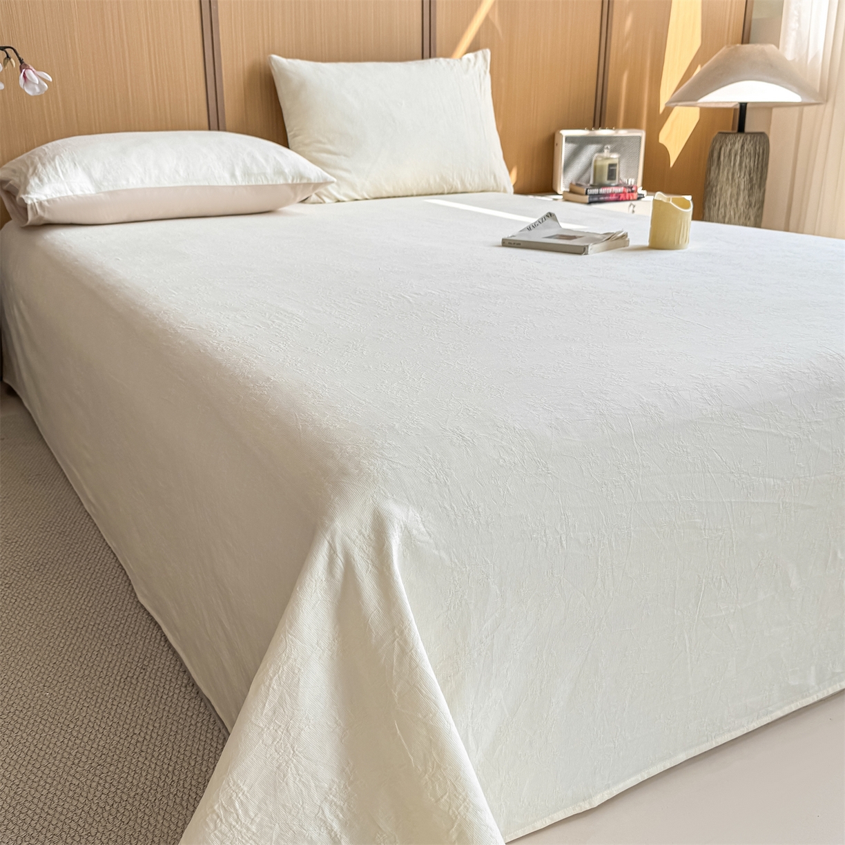 91家纺网 家纺一手货源 找家纺 灰鲸 2026新款全棉简约三层纱色织提花单品床单 花影-杏仁奶霜