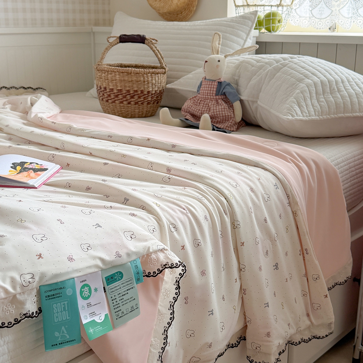 91家纺网 家纺一手货源 找家纺 Sweet dreams甜梦 2026新款A类蕾丝花边锦氨凉感夏凉被 萌兔蝴蝶结