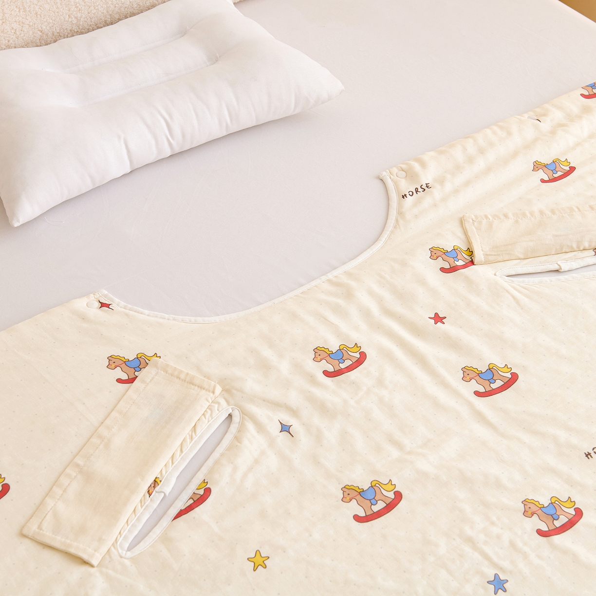 91家纺网 家纺一手货源 找家纺 拾小柒 2026新款全棉双层纱多功能防踢被 跳跳马