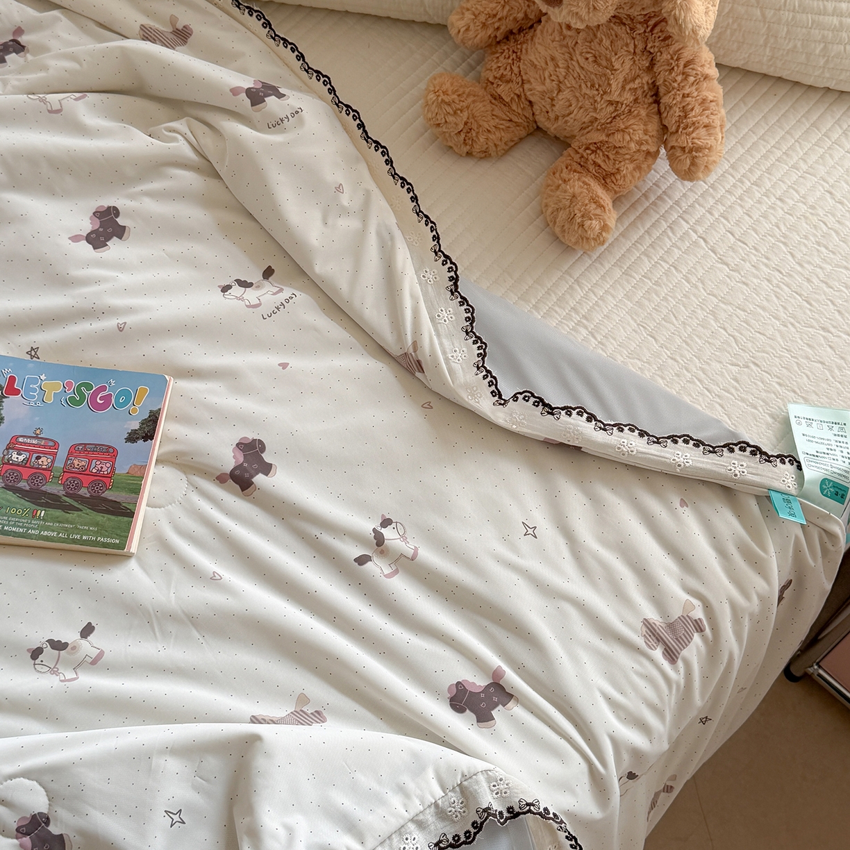 91家纺网 家纺一手货源 找家纺 Sweet dreams甜梦 2026新款A类蕾丝花边锦氨凉感夏凉被 星星木马