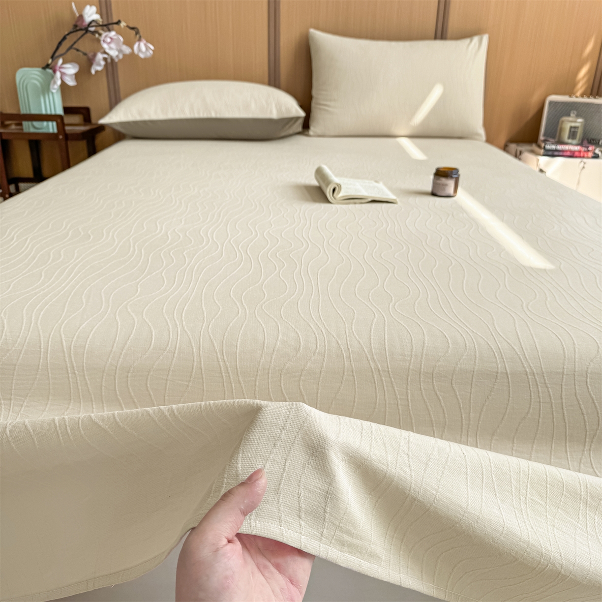 91家纺网 家纺一手货源 找家纺 灰鲸 2026新款全棉简约三层纱色织提花单品床单 浅忆-可可奶咖