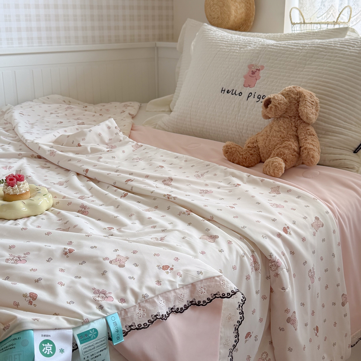 91家纺网 家纺一手货源 找家纺 Sweet dreams甜梦 2026新款A类蕾丝花边锦氨凉感夏凉被 樱桃小熊