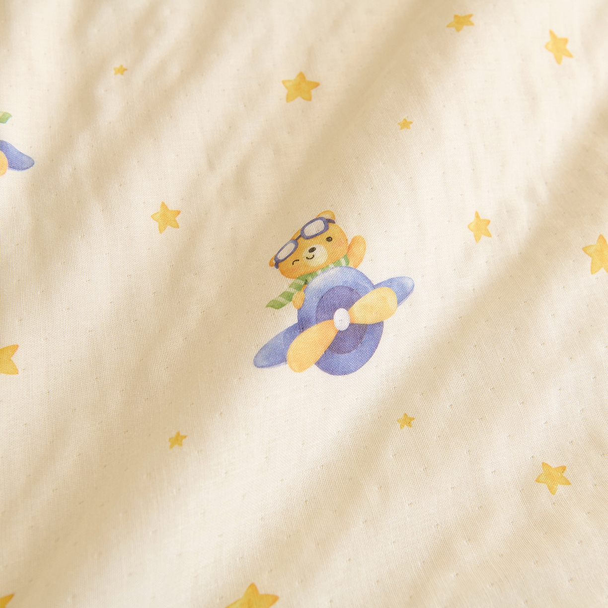 91家纺网 家纺一手货源 找家纺 拾小柒 2026新款全棉双层纱多功能防踢被 小熊战队