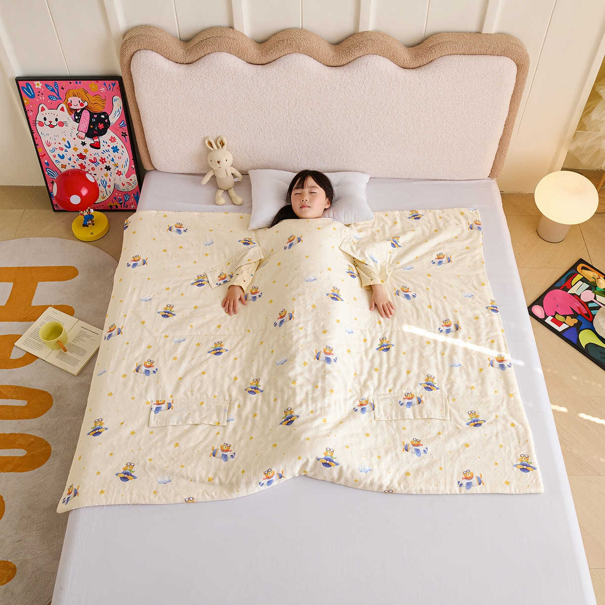 91家纺网 家纺一手货源 找家纺 拾小柒 2026新款全棉双层纱多功能防踢被 小熊战队