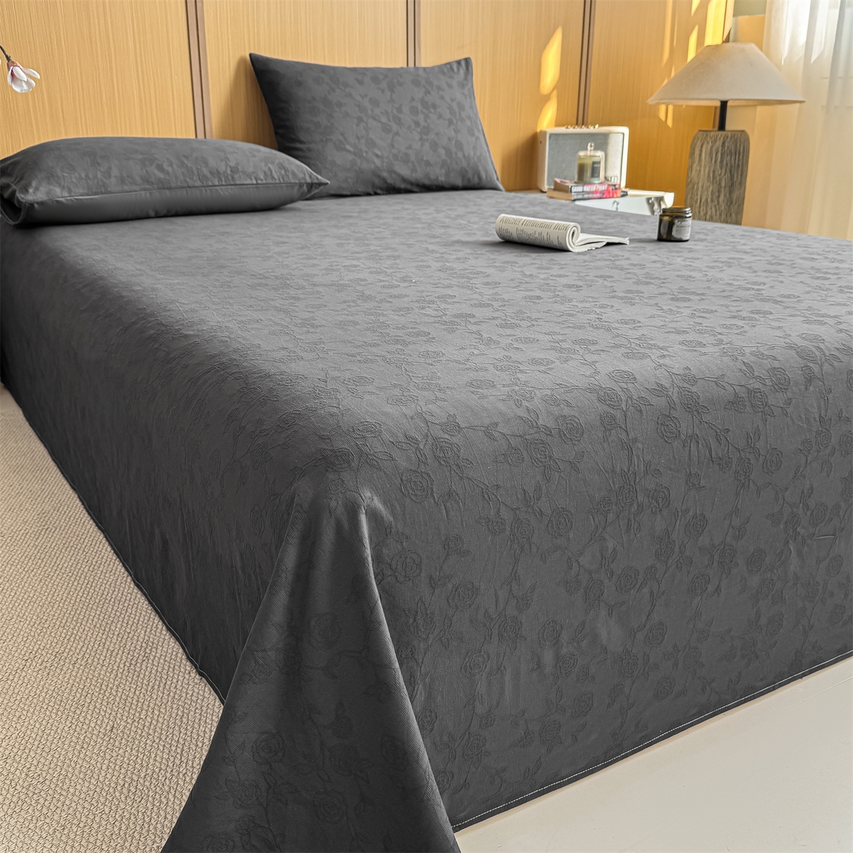 91家纺网 家纺一手货源 找家纺 灰鲸 2026新款全棉简约三层纱色织提花单品床单 蔷薇-素墨