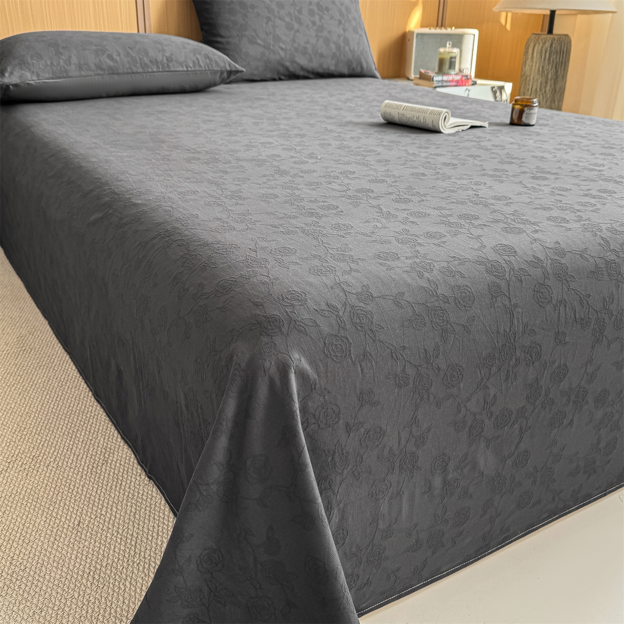 91家纺网 家纺一手货源 找家纺 灰鲸 2026新款全棉简约三层纱色织提花单品床单 蔷薇-素墨