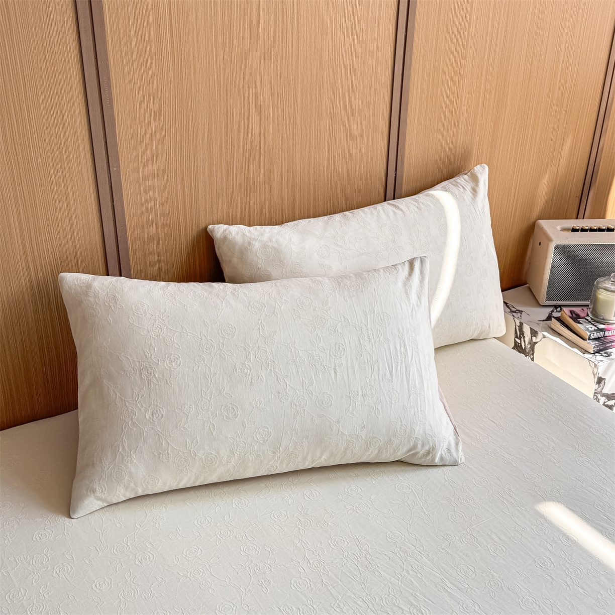 91家纺网 家纺一手货源 找家纺 灰鲸 2026新款全棉简约三层纱色织提花单品床单 蔷薇-杏仁奶霜