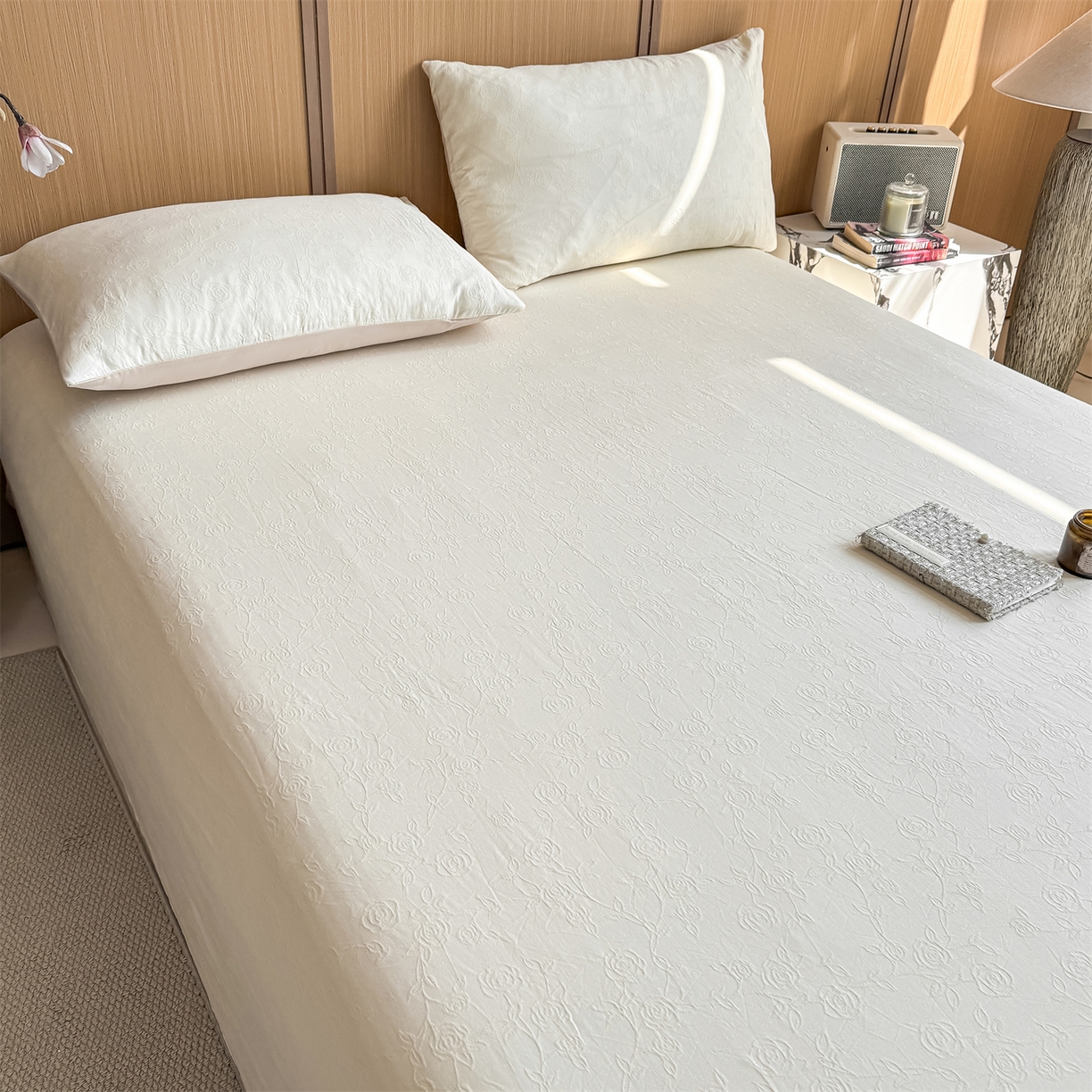 91家纺网 家纺一手货源 找家纺 灰鲸 2026新款全棉简约三层纱色织提花单品床单 蔷薇-杏仁奶霜