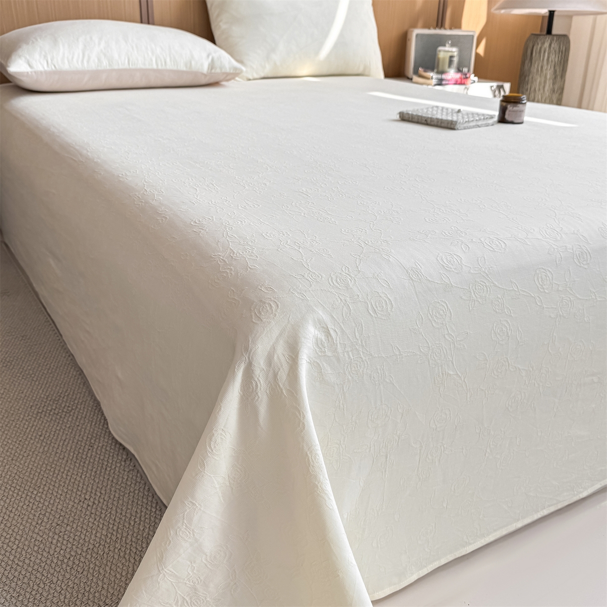 91家纺网 家纺一手货源 找家纺 灰鲸 2026新款全棉简约三层纱色织提花单品床单 蔷薇-杏仁奶霜