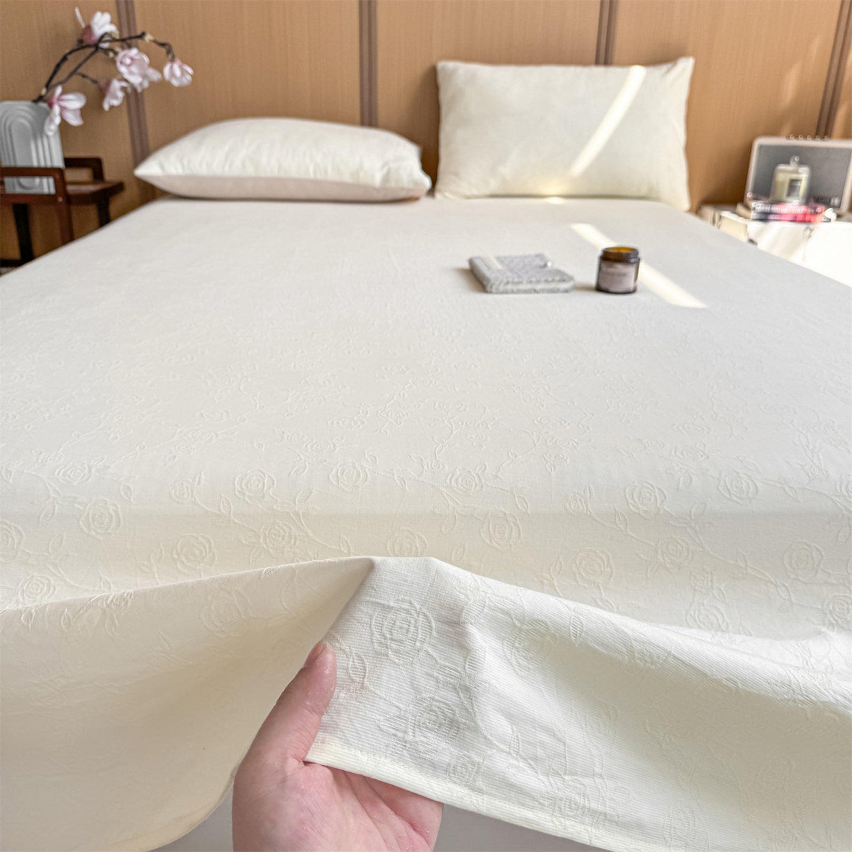 91家纺网 家纺一手货源 找家纺 灰鲸 2026新款全棉简约三层纱色织提花单品床单 蔷薇-杏仁奶霜