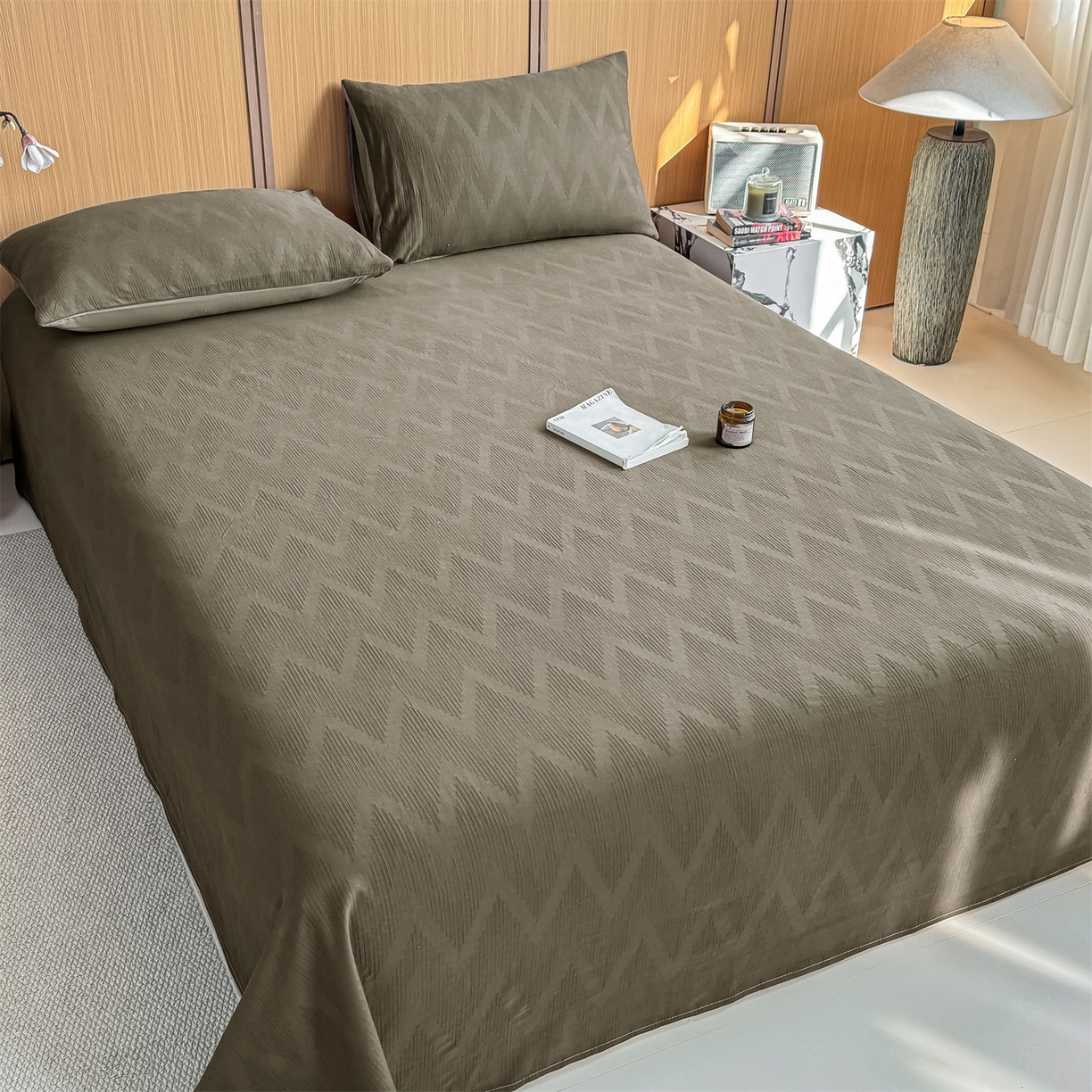 91家纺网 家纺一手货源 找家纺 灰鲸 2026新款全棉简约三层纱色织提花单品床单 影韵-摩卡