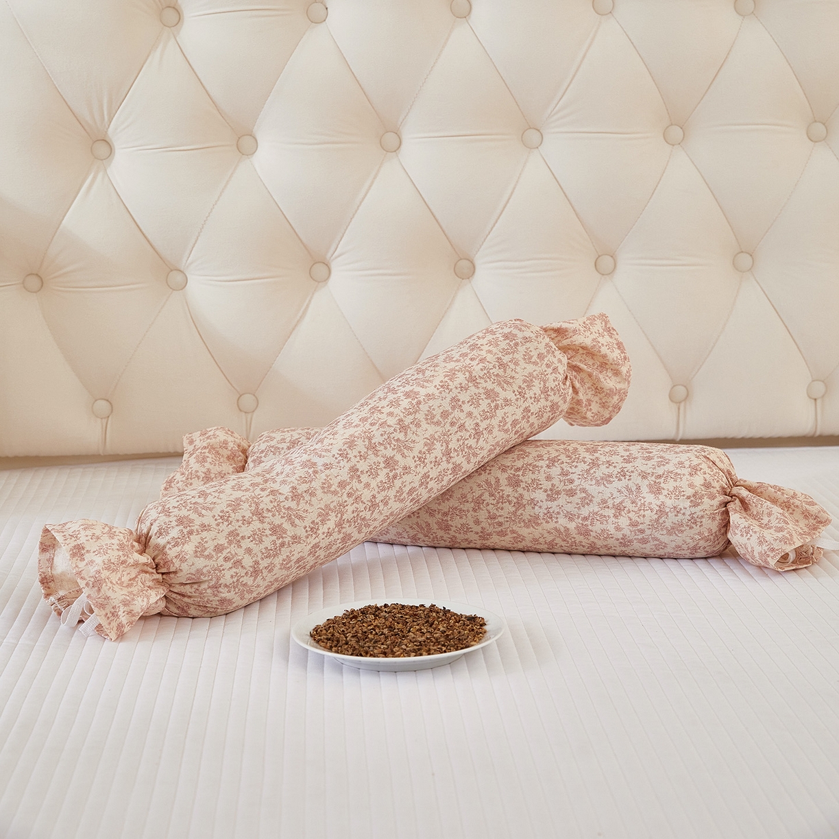 91家纺网 家纺一手货源 找家纺 梦叶草 2026新款全棉圆柱碎花荞麦颈椎枕枕头枕芯 全棉圆柱碎花荞麦颈椎枕-碎花粉