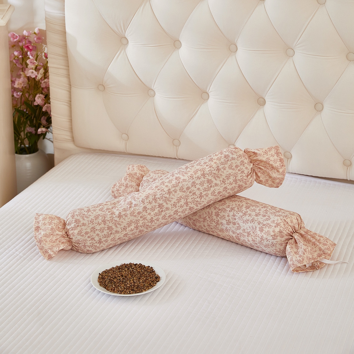 91家纺网 家纺一手货源 找家纺 梦叶草 2026新款全棉圆柱碎花荞麦颈椎枕枕头枕芯 全棉圆柱碎花荞麦颈椎枕-碎花粉