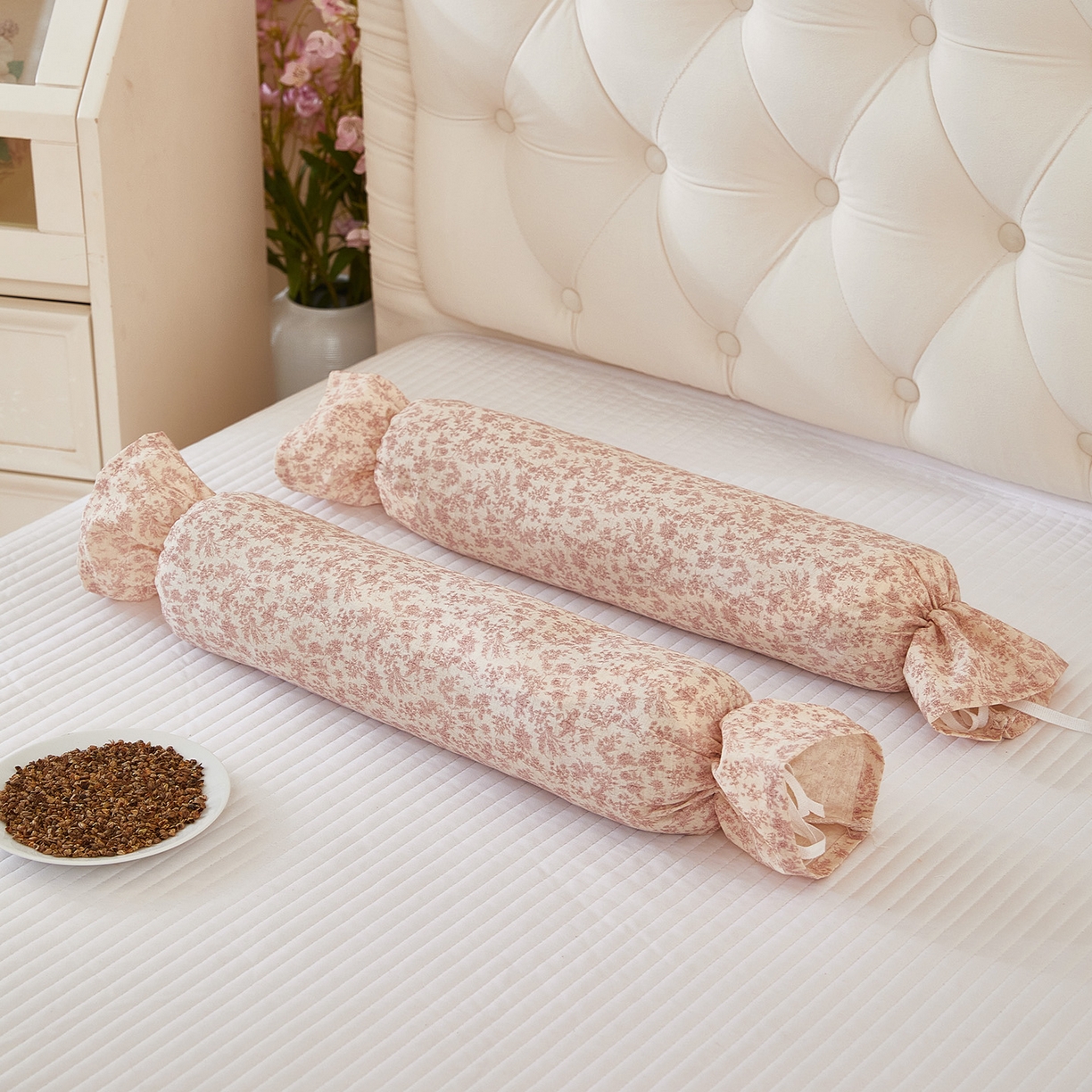 91家纺网 家纺一手货源 找家纺 梦叶草 2026新款全棉圆柱碎花荞麦颈椎枕枕头枕芯 全棉圆柱碎花荞麦颈椎枕-碎花粉