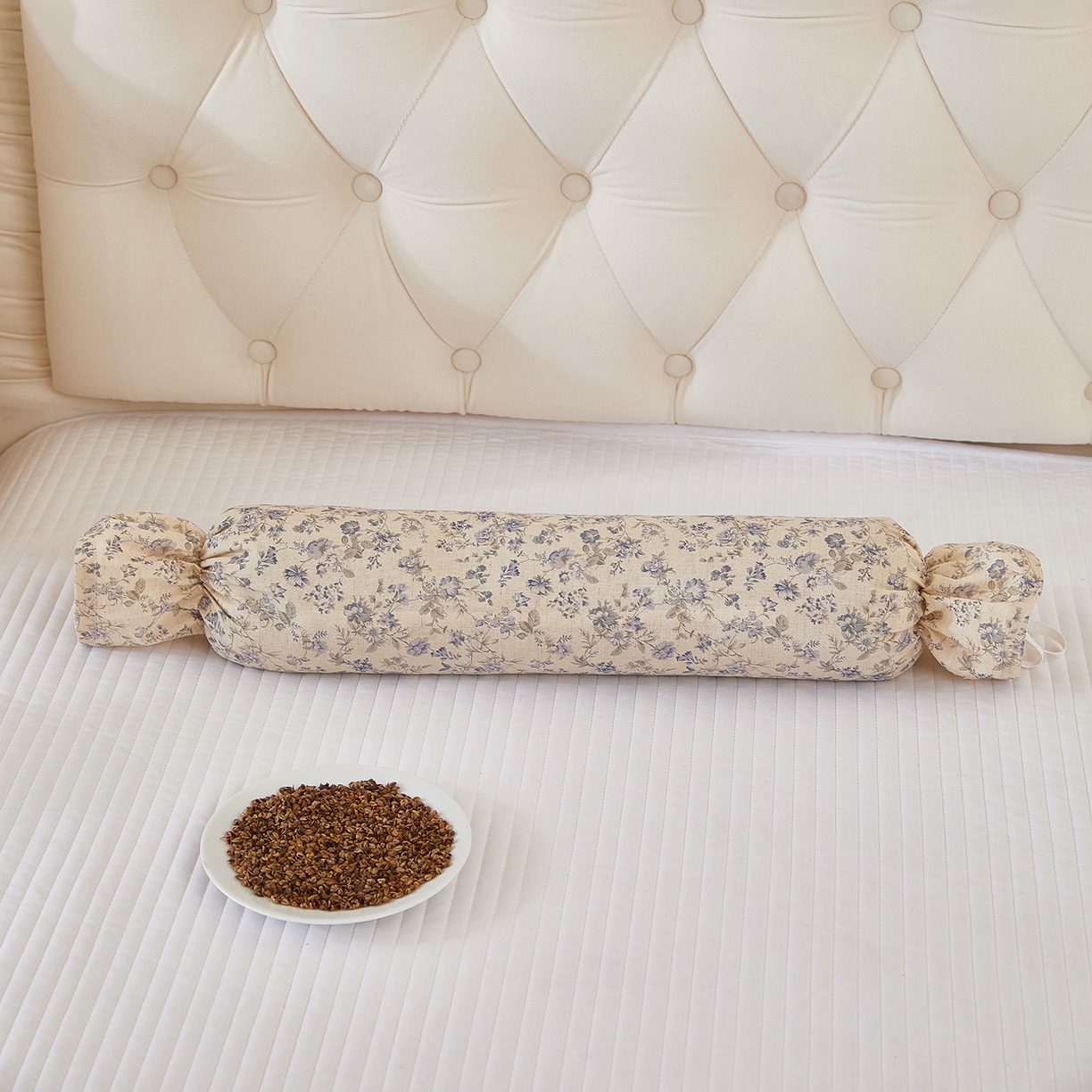 91家纺网 家纺一手货源 找家纺 梦叶草 2026新款全棉圆柱碎花荞麦颈椎枕枕头枕芯 全棉圆柱碎花荞麦颈椎枕-碎花蓝