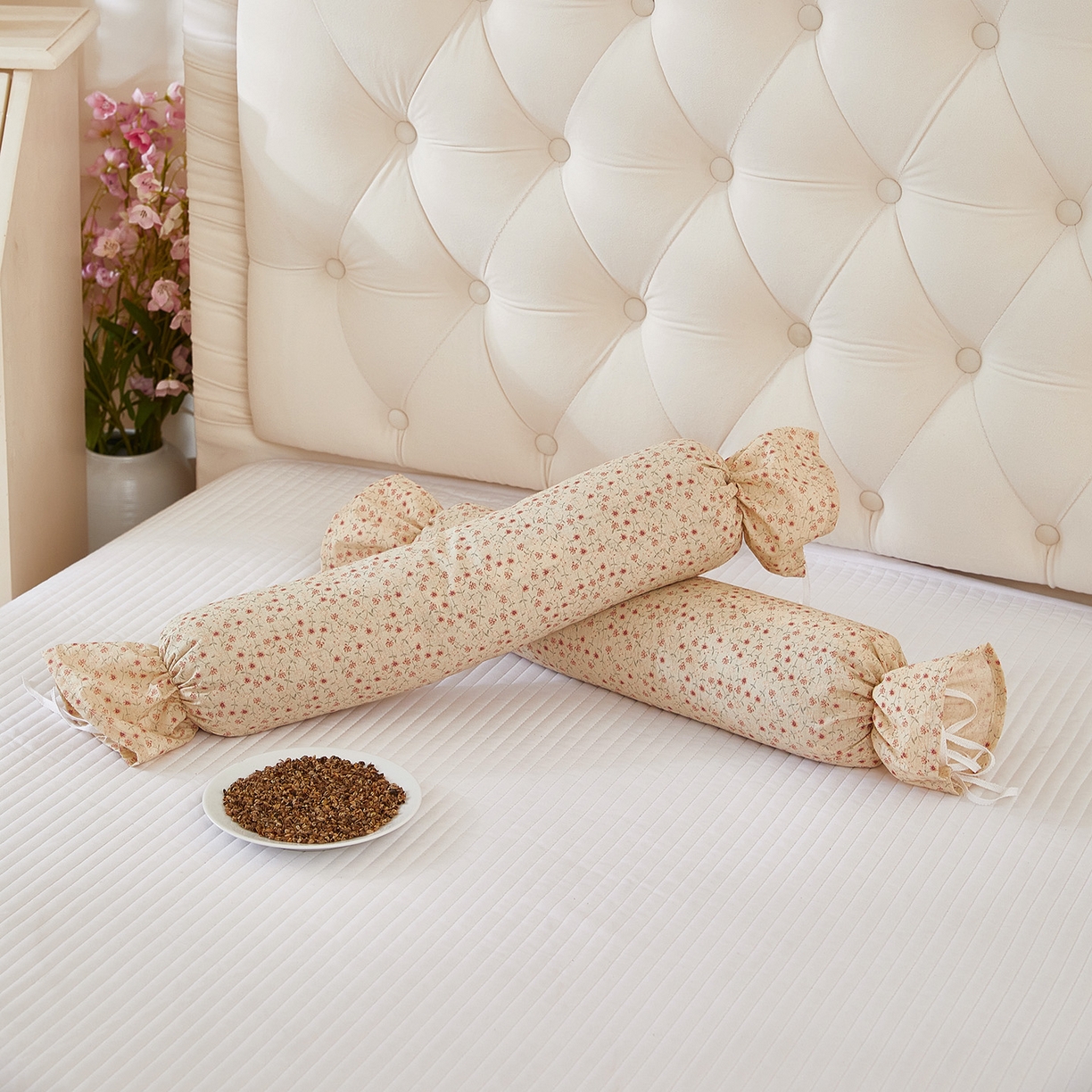 91家纺网 家纺一手货源 找家纺 梦叶草 2026新款全棉圆柱碎花荞麦颈椎枕枕头枕芯 全棉圆柱碎花荞麦颈椎枕-碎花米黄