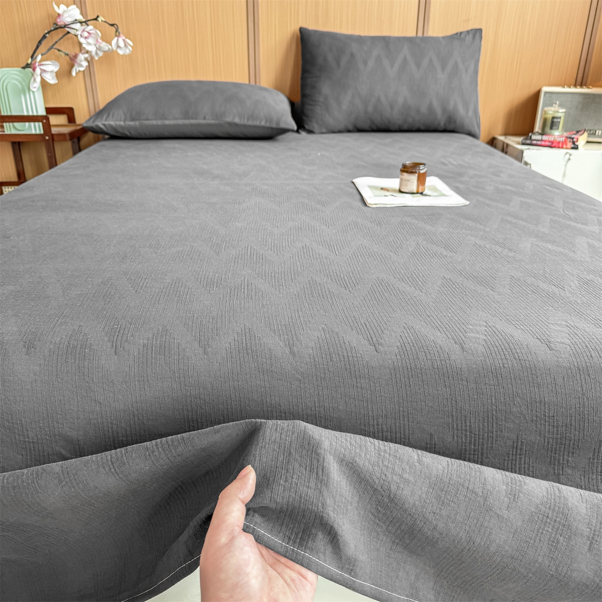 91家纺网 家纺一手货源 找家纺 灰鲸 2026新款全棉简约三层纱色织提花单品床单 影韵-素墨