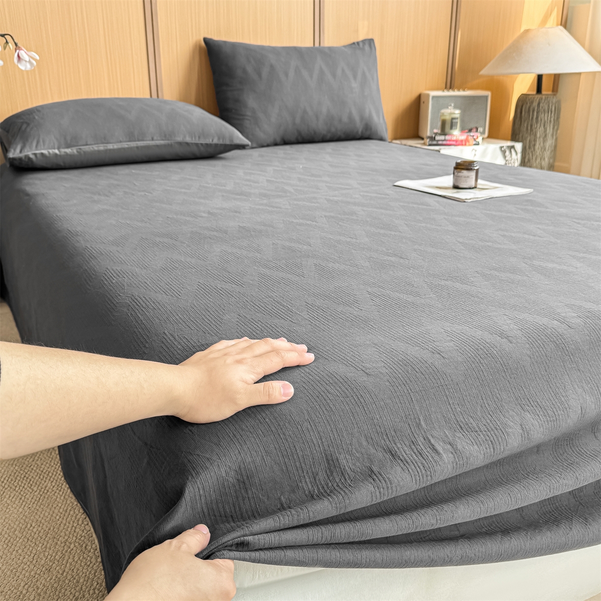 91家纺网 家纺一手货源 找家纺 灰鲸 2026新款全棉简约三层纱色织提花单品床单 影韵-素墨