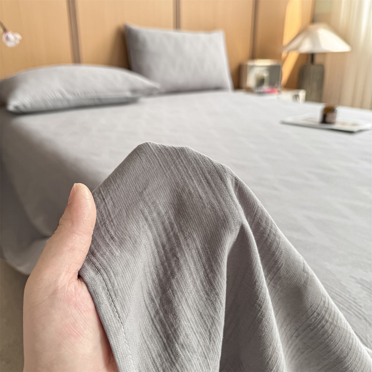 91家纺网 家纺一手货源 找家纺 灰鲸 2026新款全棉简约三层纱色织提花单品床单 影韵-雾灰