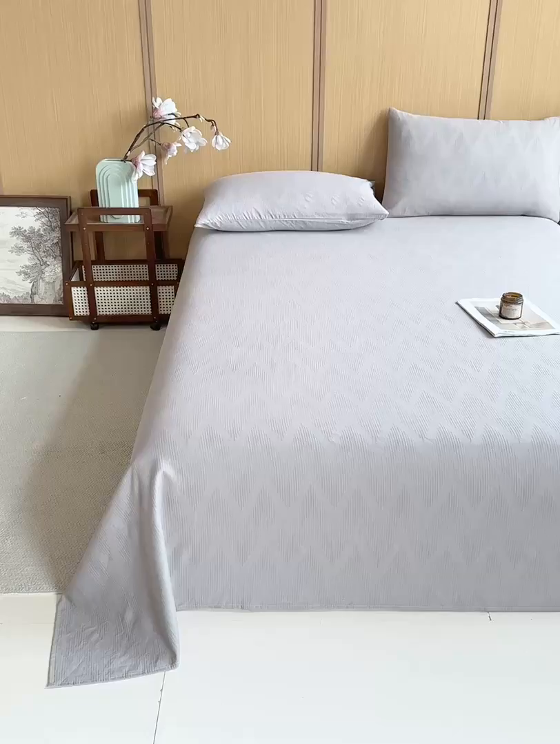 91家纺网 家纺一手货源 找家纺 灰鲸 2026新款全棉简约三层纱色织提花单品床单 影韵-雾灰