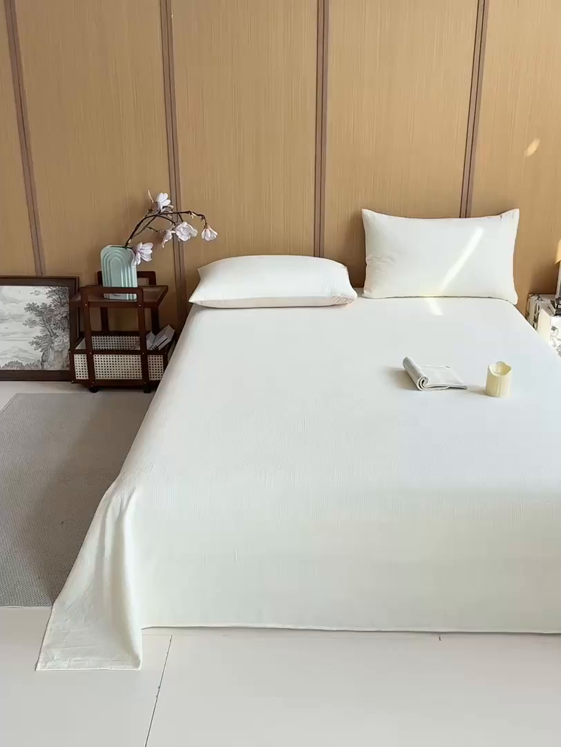 91家纺网 家纺一手货源 找家纺 灰鲸 2026新款全棉简约三层纱色织提花单品床单 影韵-杏仁奶霜