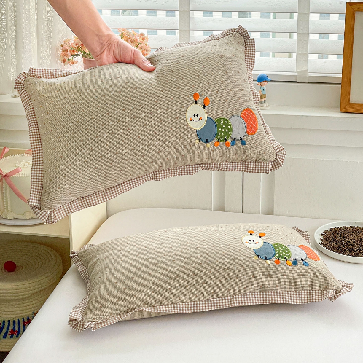 91家纺网 家纺一手货源 找家纺 梦叶草 2026新款全棉色织荞麦枕糖果虫荞麦枕枕头枕芯 糖果虫-咖色