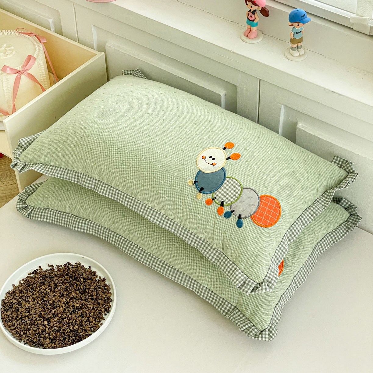 91家纺网 家纺一手货源 找家纺 梦叶草 2026新款全棉色织荞麦枕糖果虫荞麦枕枕头枕芯 糖果虫-绿色