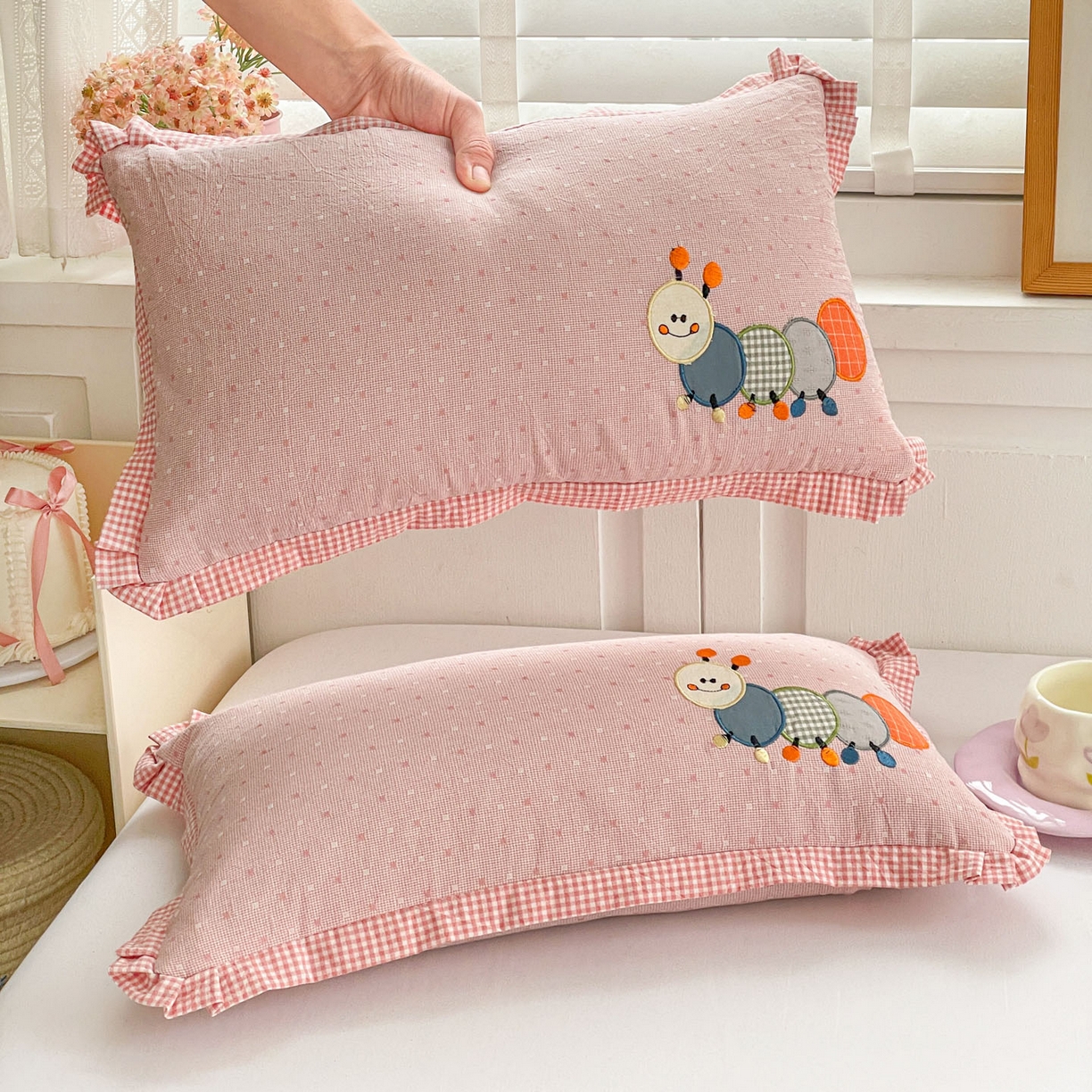 91家纺网 家纺一手货源 找家纺 梦叶草 2026新款全棉色织荞麦枕糖果虫荞麦枕枕头枕芯 糖果虫-粉色