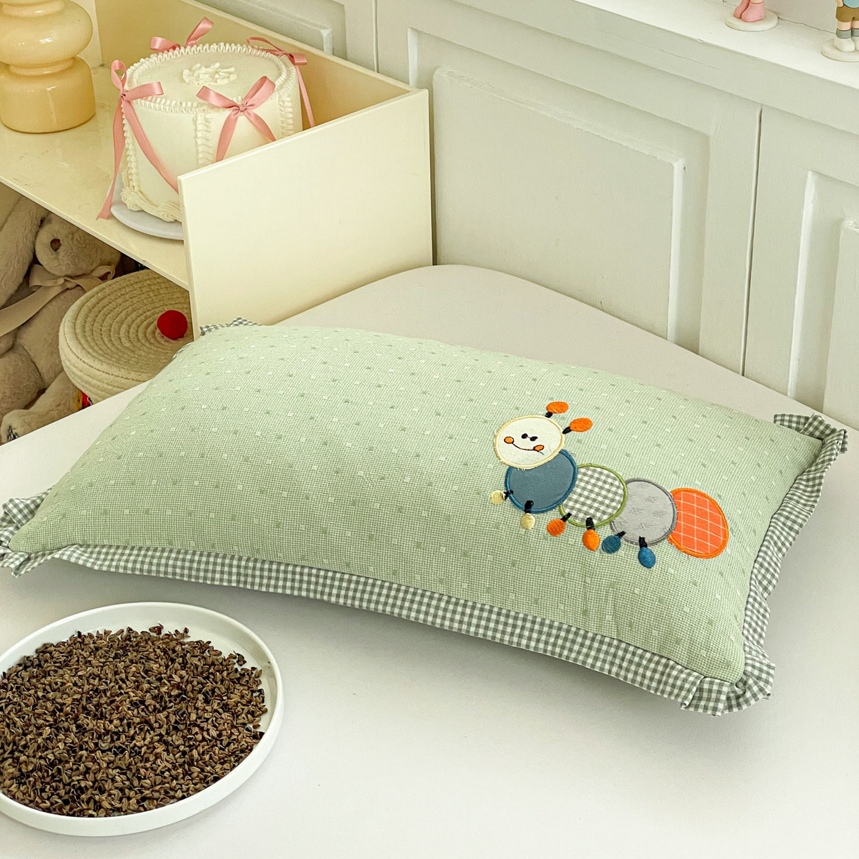 91家纺网 家纺一手货源 找家纺 梦叶草 2026新款全棉色织荞麦枕糖果虫荞麦枕枕头枕芯 糖果虫-绿色